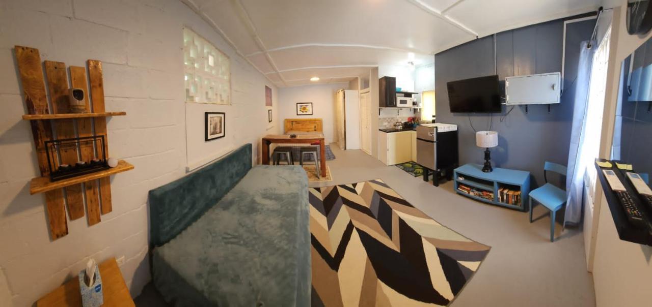 Gloria'S Mini Hideaway Διαμέρισμα Κράιστ Τσερτς Εξωτερικό φωτογραφία