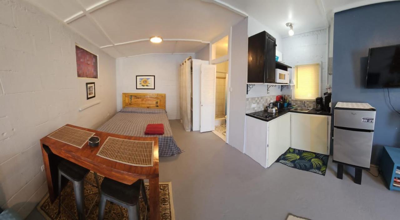 Gloria'S Mini Hideaway Διαμέρισμα Κράιστ Τσερτς Εξωτερικό φωτογραφία