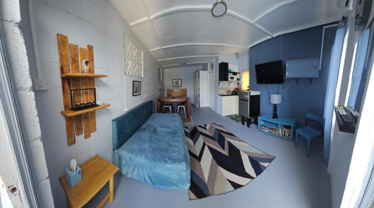 Gloria'S Mini Hideaway Διαμέρισμα Κράιστ Τσερτς Εξωτερικό φωτογραφία